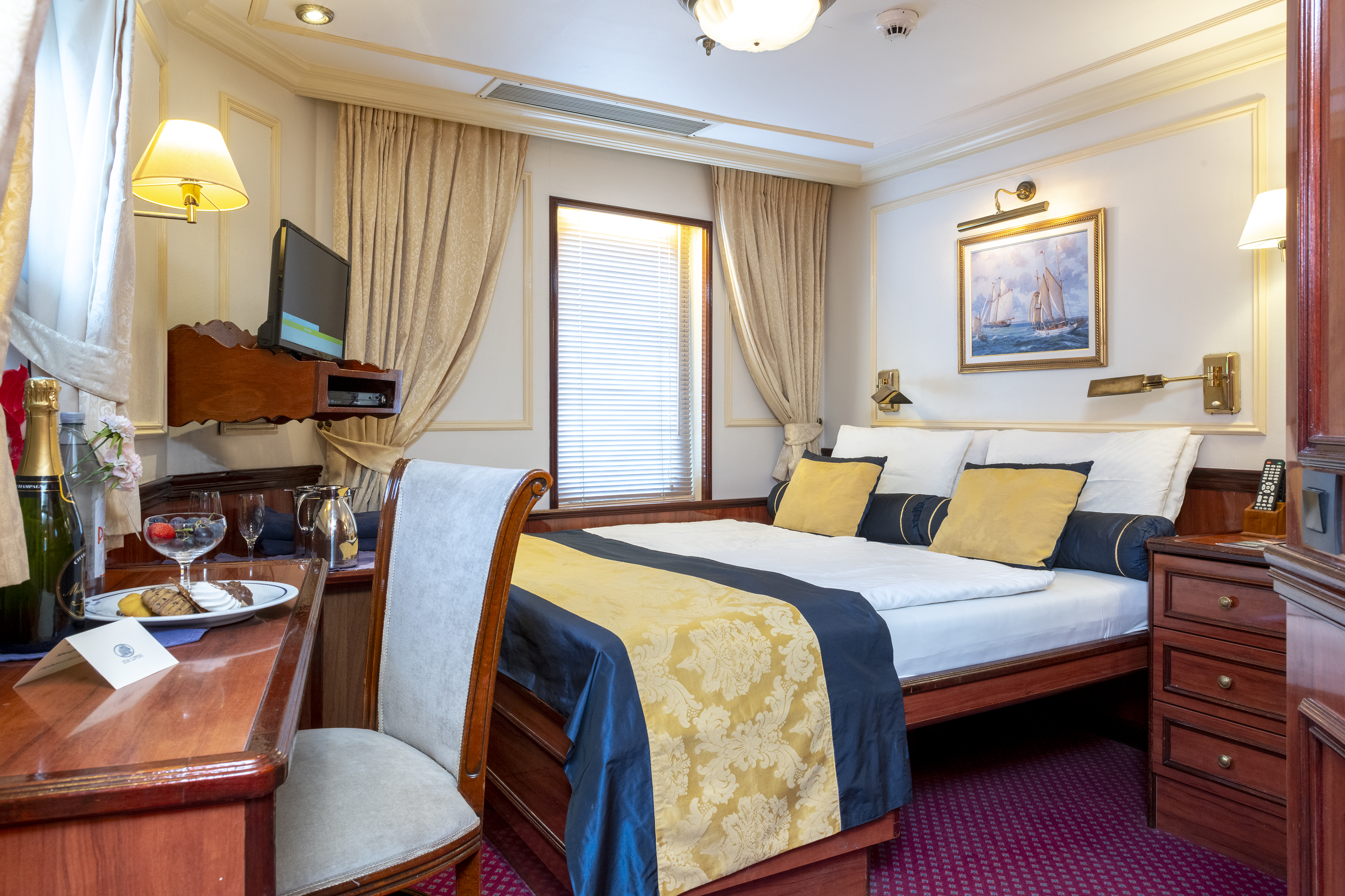 Category 1 - Deluxe Deck Cabins